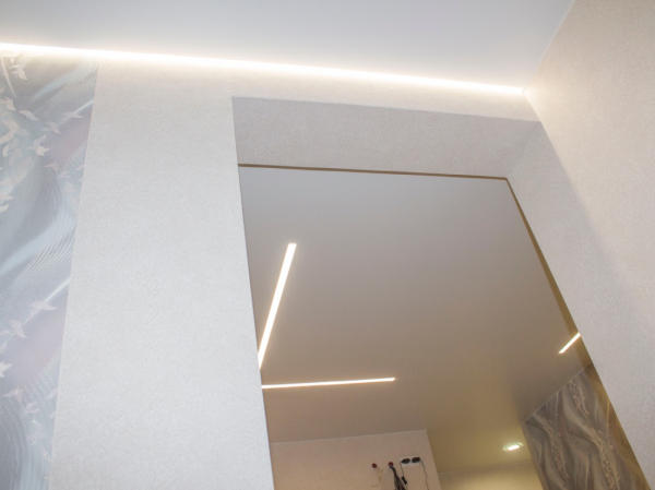 Наша работа - парящий натяжной потолок